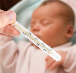 Cách xử trí để “cứu mạng” con khi bé bị sốt cao, co giật.