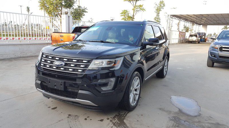Ford Explorer 2.3L Ecoboost Đen