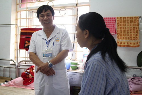 Mắc trầm cảm sau sinh, vợ ôm con tự tử, chồng vẫn nghĩ vợ đang “giở trò” để được về nhà ngoại
